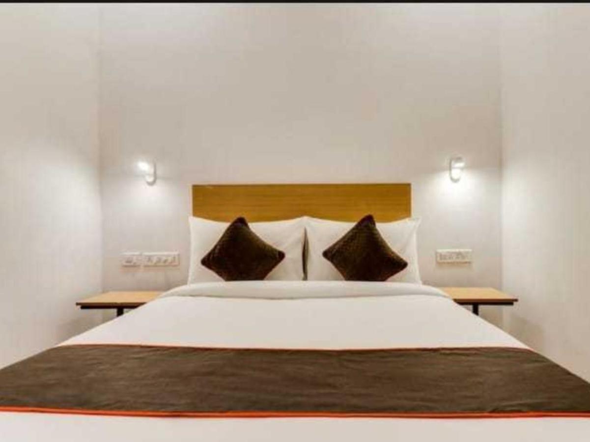 Hotel Oyo Shree Balaji Tower Bhopal Esterno foto