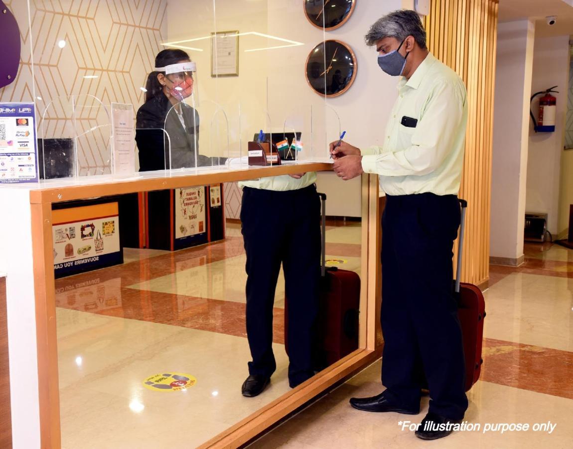 Hotel Oyo Shree Balaji Tower Bhopal Esterno foto