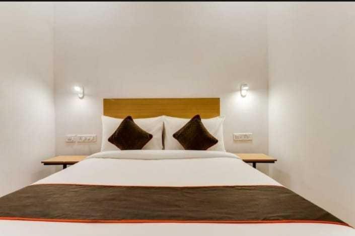 Hotel Oyo Shree Balaji Tower Bhopal Esterno foto